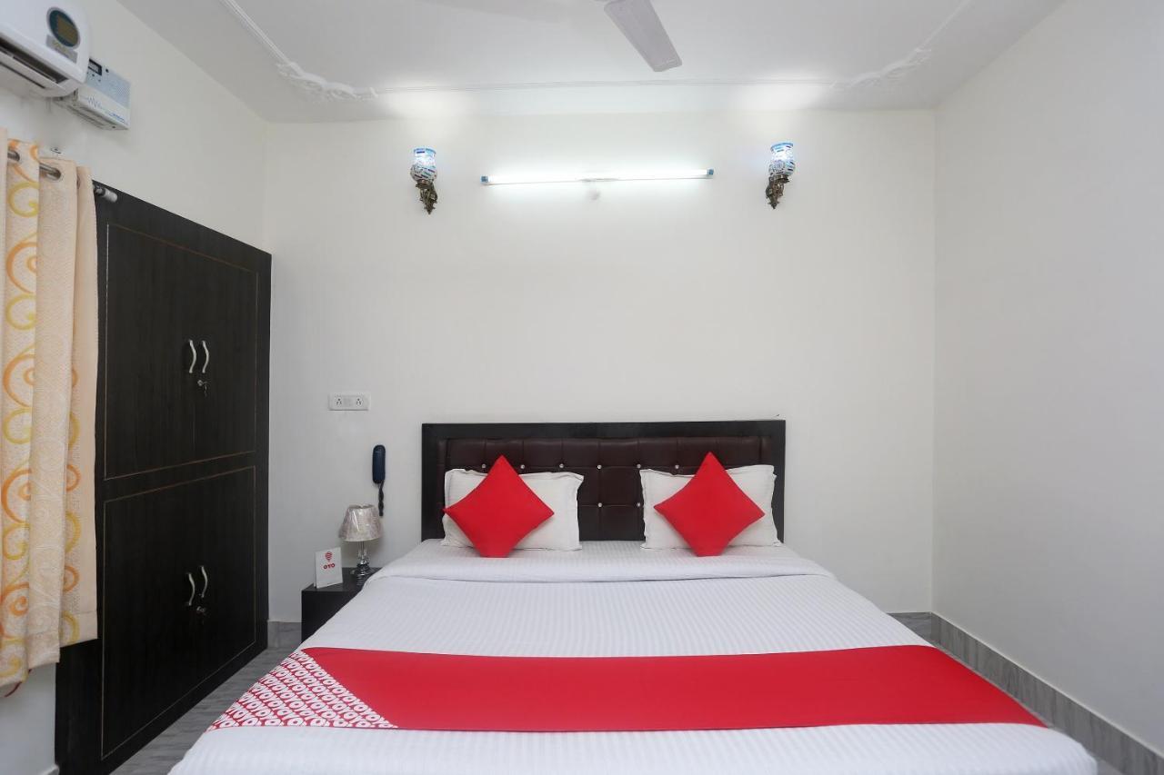 Oyo 18301 Hotel A-One Алвар Екстериор снимка