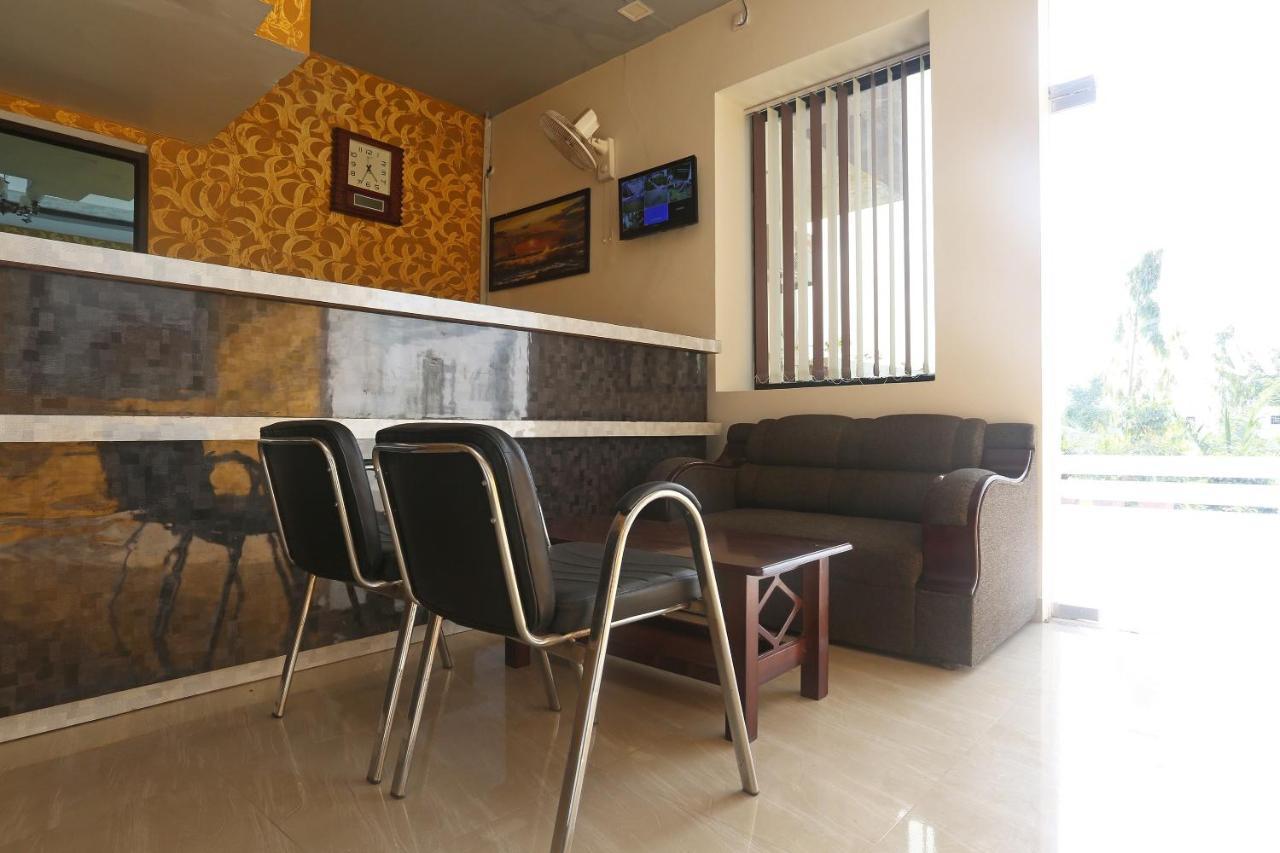 Oyo 18301 Hotel A-One Алвар Екстериор снимка