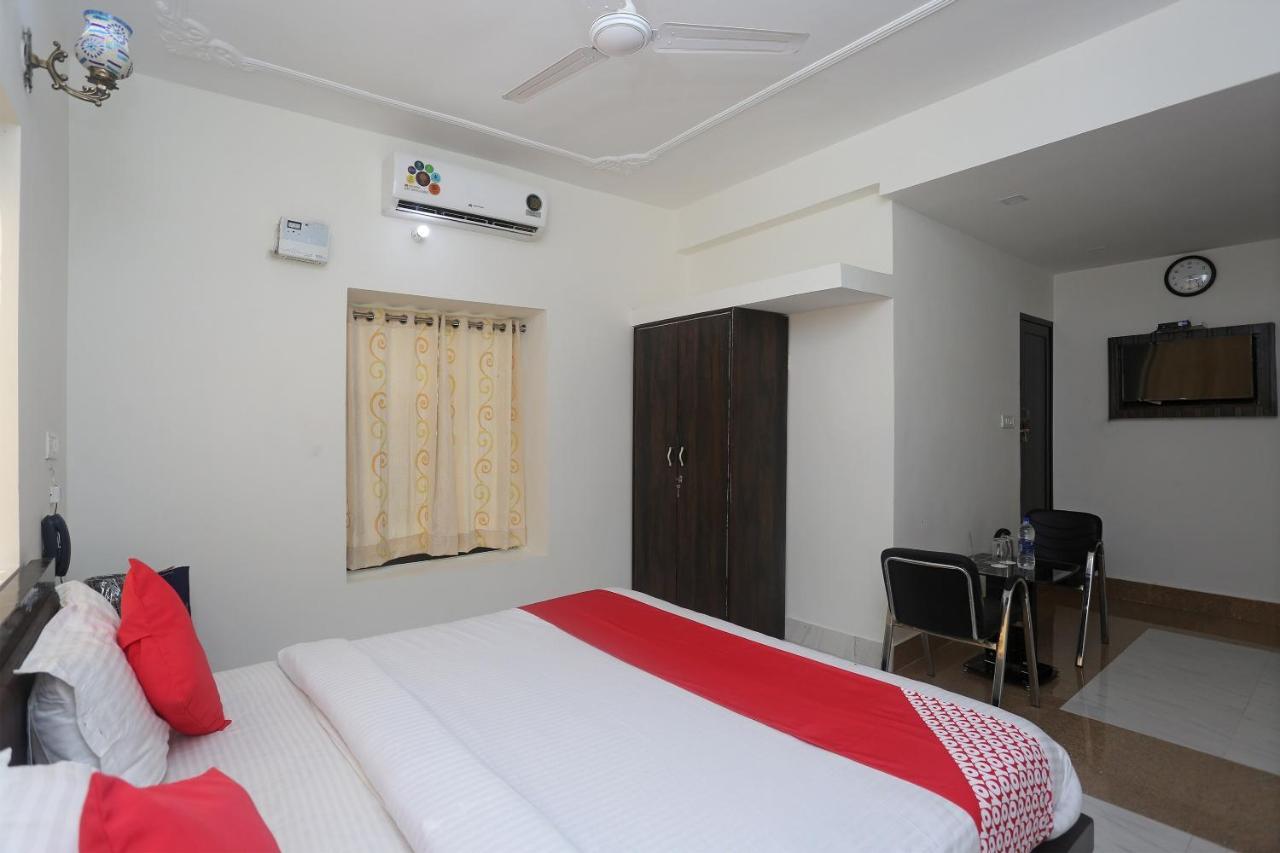 Oyo 18301 Hotel A-One Алвар Екстериор снимка