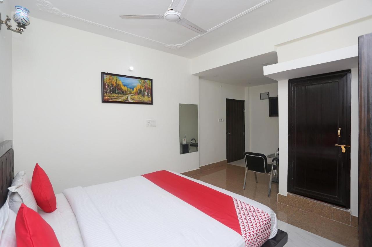 Oyo 18301 Hotel A-One Алвар Екстериор снимка