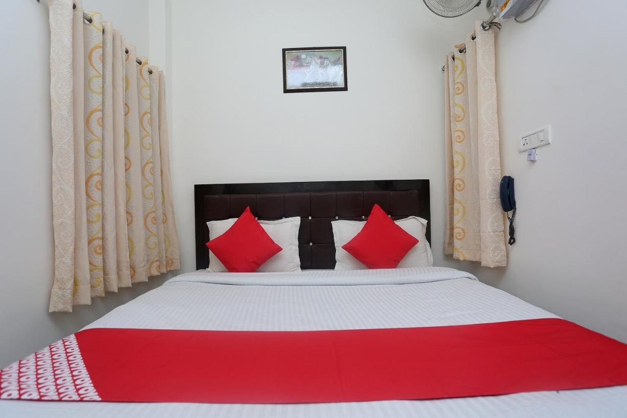 Oyo 18301 Hotel A-One Алвар Екстериор снимка