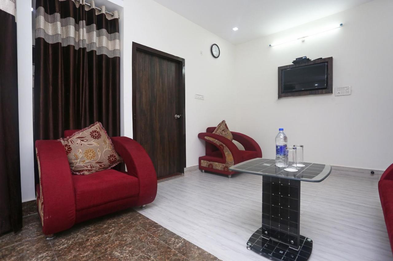 Oyo 18301 Hotel A-One Алвар Екстериор снимка